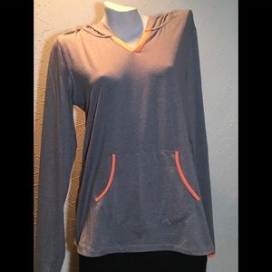 Women’s athletic pull over